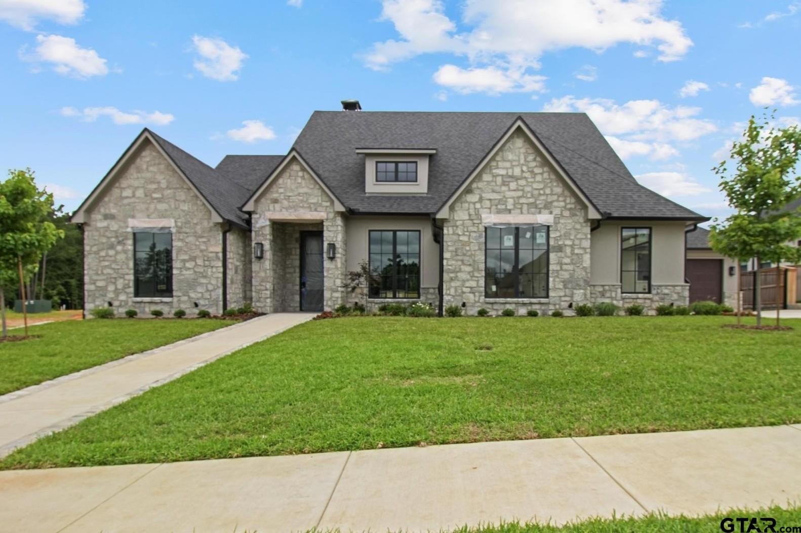 3312 FOREST COURT, Tyler, TX 75703, 4 Habitaciones Habitaciones , ,5 BañosBaños,Residential,En Venta,3312 FOREST COURT,25008518