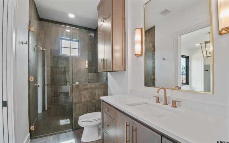 3312 FOREST COURT, Tyler, TX 75703, 4 Habitaciones Habitaciones , ,5 BañosBaños,Residential,En Venta,3312 FOREST COURT,25008518