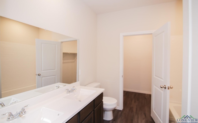 1602 Everwood Ct, Longview, TX 75604, 3 Habitaciones Habitaciones , ,2 BañosBaños,Residential,En Venta,1602 Everwood Ct,20253851