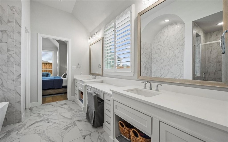 910 Montrose, Rockwall, TX 75087, 4 Bedrooms Bedrooms, ,5 BathroomsBathrooms,Residential,For Sale,910 Montrose,20943900