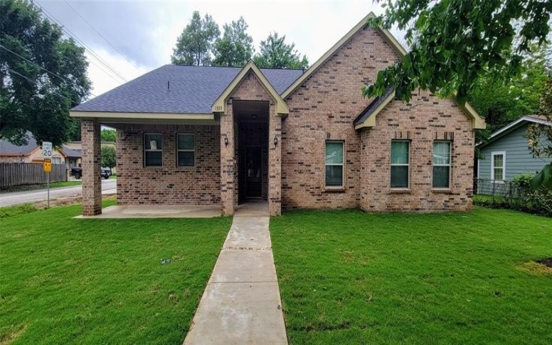 1305 Dewberry Drive, Wilmer, TX 75172, 3 Bedrooms Bedrooms, ,2 BathroomsBathrooms,Residential,For Sale,1305 Dewberry Drive,20955618