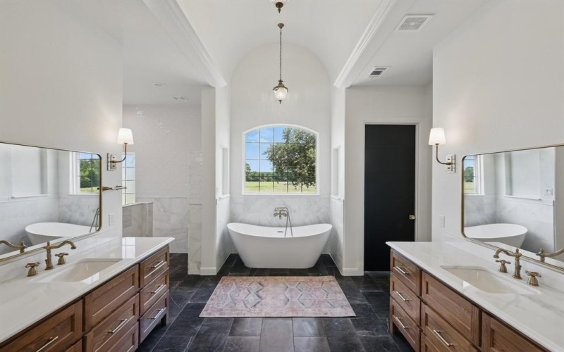 623 Lake Valley Road, Sunset, TX 76270, 4 Bedrooms Bedrooms, ,3 BathroomsBathrooms,Residential,For Sale,623 Lake Valley Road,20955908