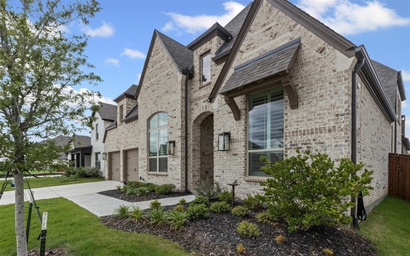 7741 Pondview Lane, Fort Worth, TX 76123, 4 Bedrooms Bedrooms, ,5 BathroomsBathrooms,Residential,For Sale,7741 Pondview Lane,20956386