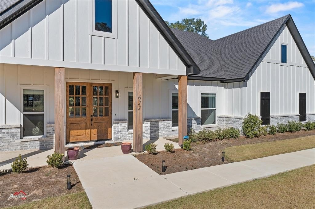 622 Justice Street, Stonewall, LA 71078, 4 Habitaciones Habitaciones , ,3 BañosBaños,Residential,En Venta,622 Justice Street,20957920