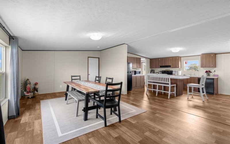 562 VZ COUNTY ROAD 1220, Grand Saline, TX 75140, 4 Habitaciones Habitaciones , ,2 BañosBaños,Residential,En Venta,562 VZ COUNTY ROAD 1220,20957993
