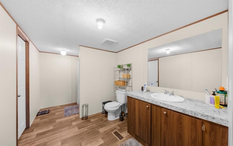 562 VZ COUNTY ROAD 1220, Grand Saline, TX 75140, 4 Habitaciones Habitaciones , ,2 BañosBaños,Residential,En Venta,562 VZ COUNTY ROAD 1220,20957993