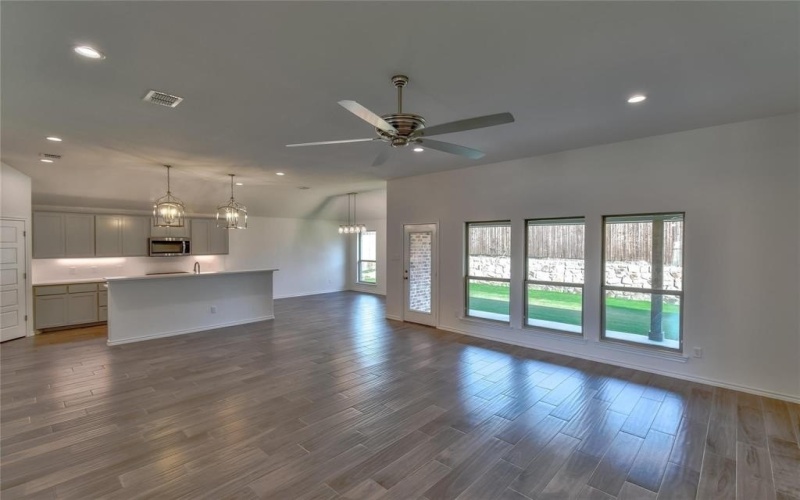 6817 Trail Rock, Benbrook, TX 76126, 4 Habitaciones Habitaciones , ,2 BañosBaños,Residential,En Venta,6817 Trail Rock,20958133