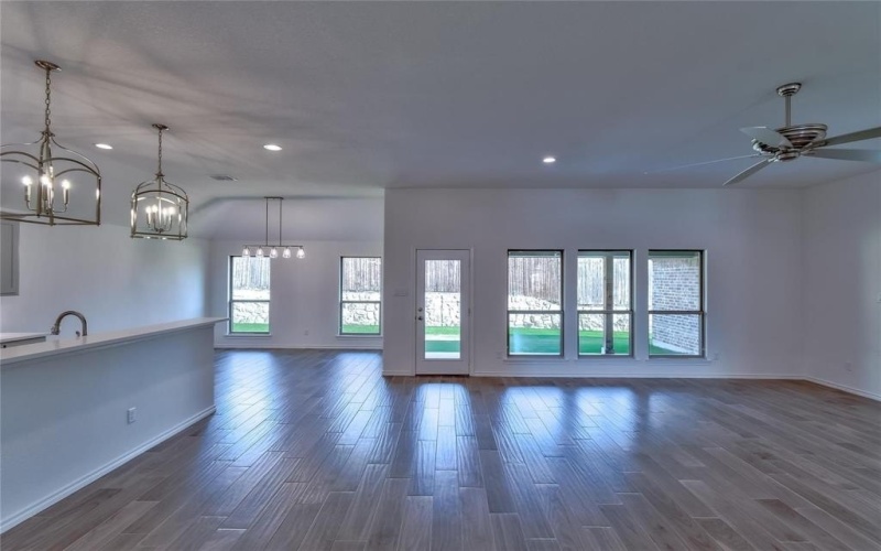 6817 Trail Rock, Benbrook, TX 76126, 4 Habitaciones Habitaciones , ,2 BañosBaños,Residential,En Venta,6817 Trail Rock,20958133