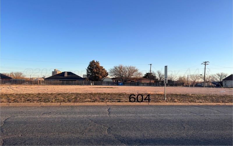604 Columbia Drive, Hereford, TX 79045, 4 Habitaciones Habitaciones , ,2 BañosBaños,Residential,En Venta,604 Columbia Drive,25-2384