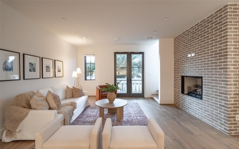 4529 Emerson Avenue #6L, University Park, TX 75205, 2 Habitaciones Habitaciones , ,2 BañosBaños,Residential Lease,En Alquiler,4529 Emerson Avenue,20957184