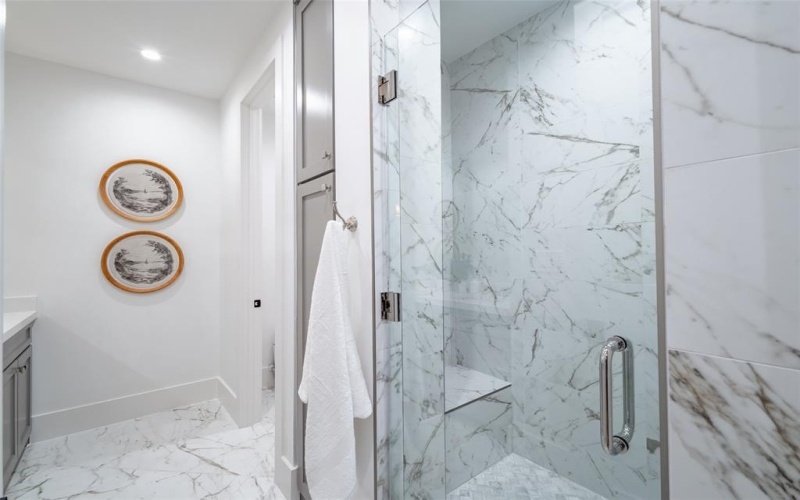 4529 Emerson Avenue #6L, University Park, TX 75205, 2 Habitaciones Habitaciones , ,2 BañosBaños,Residential Lease,En Alquiler,4529 Emerson Avenue,20957184