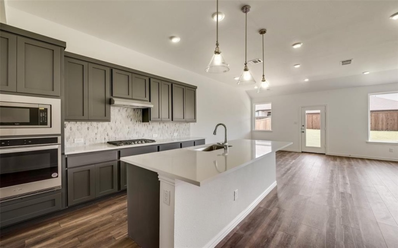 1820 Purtis Creek Drive, Forney, TX 75126, 4 Habitaciones Habitaciones , ,2 BañosBaños,Residential Lease,En Alquiler,1820 Purtis Creek Drive,20957356
