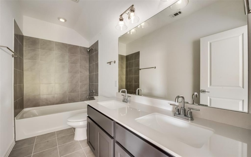 1820 Purtis Creek Drive, Forney, TX 75126, 4 Habitaciones Habitaciones , ,2 BañosBaños,Residential Lease,En Alquiler,1820 Purtis Creek Drive,20957356