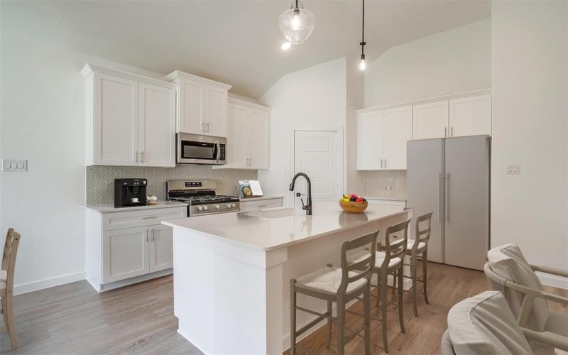 7136 Intrepid Drive, Fort Worth, TX 76179, 3 Bedrooms Bedrooms, ,2 BathroomsBathrooms,Residential,For Sale,7136 Intrepid Drive,20957680