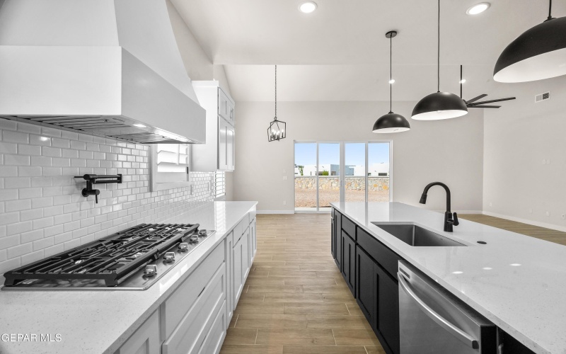 12948 SHAWBURY Drive, El Paso, TX 79928, 4 Habitaciones Habitaciones , ,3 BañosBaños,Residential,En Venta,12948 SHAWBURY Drive,923990