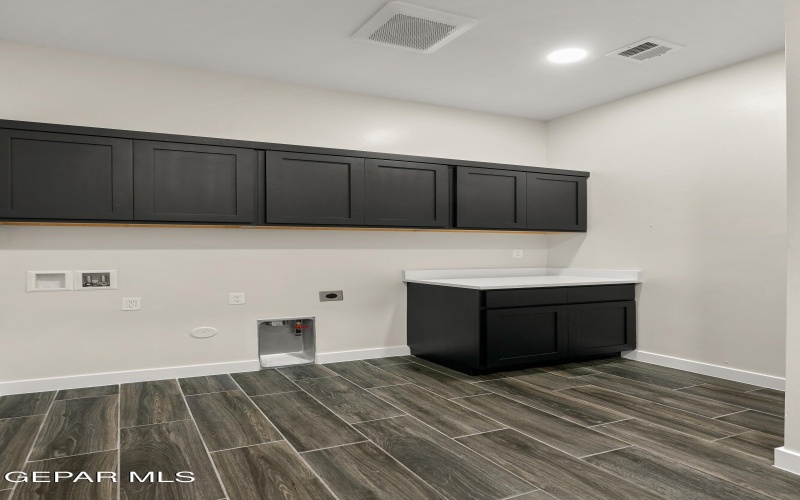 12876 KINGSBURY Avenue, El Paso, TX 79928, 4 Bedrooms Bedrooms, ,3 BathroomsBathrooms,Residential,For Sale,12876 KINGSBURY Avenue,923997