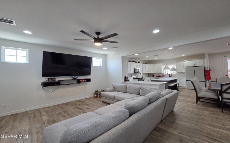 253 Playa Vis Street, Horizon City, TX 79928, 4 Habitaciones Habitaciones , ,2 BañosBaños,Residential,En Venta,253 Playa Vis Street,924002