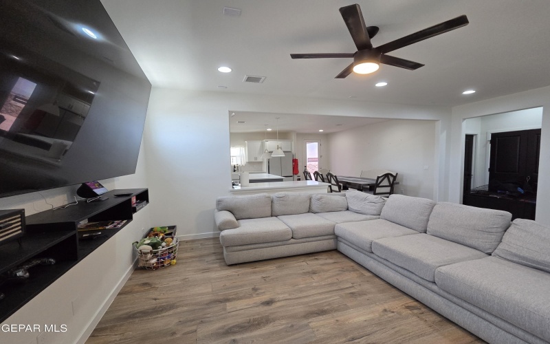 253 Playa Vis Street, Horizon City, TX 79928, 4 Habitaciones Habitaciones , ,2 BañosBaños,Residential,En Venta,253 Playa Vis Street,924002