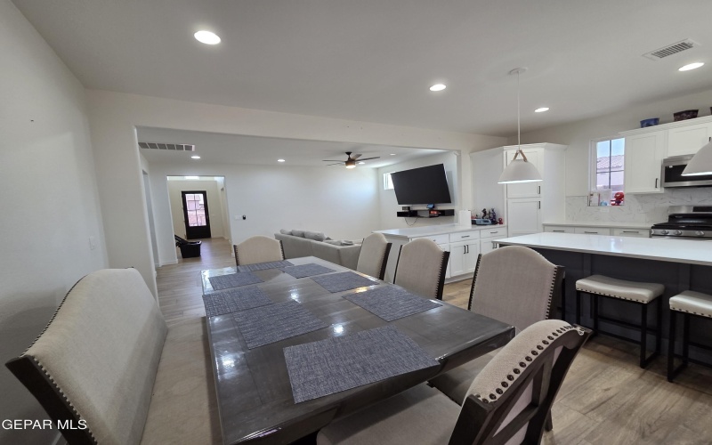 253 Playa Vis Street, Horizon City, TX 79928, 4 Habitaciones Habitaciones , ,2 BañosBaños,Residential,En Venta,253 Playa Vis Street,924002