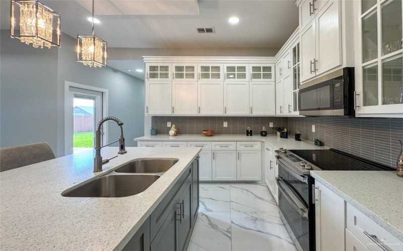 1313 W Dawes Avenue W, Alton, TX 78573, 3 Habitaciones Habitaciones , ,2 BañosBaños,Residential,En Venta,1313 W Dawes Avenue W,472769
