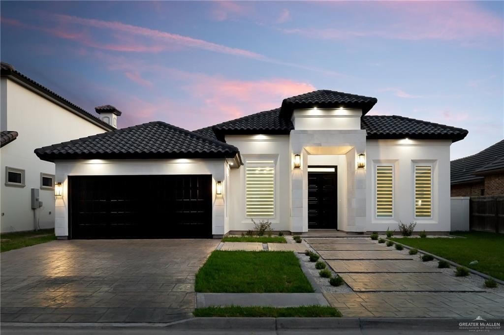 4909 W Highland Avenue, McAllen, TX 78501, 4 Habitaciones Habitaciones , ,5 BañosBaños,Residential Lease,En Alquiler,4909 W Highland Avenue,472975