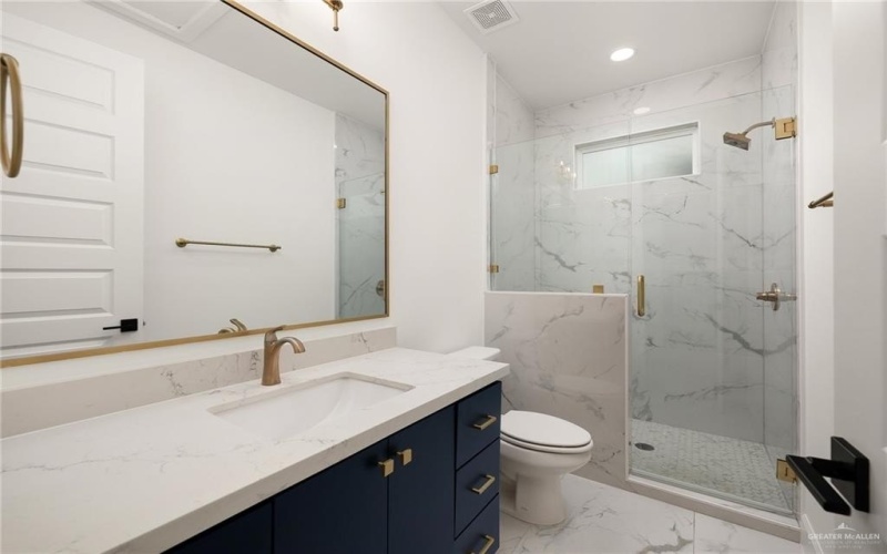 4909 W Highland Avenue, McAllen, TX 78501, 4 Habitaciones Habitaciones , ,5 BañosBaños,Residential Lease,En Alquiler,4909 W Highland Avenue,472975
