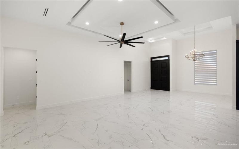 4909 W Highland Avenue, McAllen, TX 78501, 4 Habitaciones Habitaciones , ,5 BañosBaños,Residential Lease,En Alquiler,4909 W Highland Avenue,472975