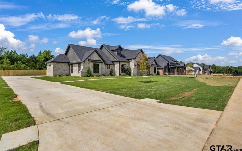 12404 Madison Xing, Bullard, TX 75757, 4 Bedrooms Bedrooms, ,2 BathroomsBathrooms,Residential,For Sale,12404 Madison Xing,25008531