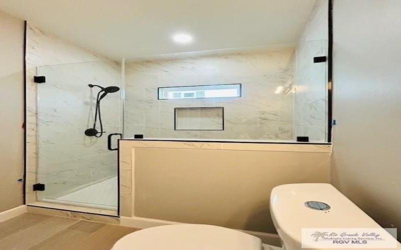 521 VALLEY OAK CIR., LOS FRESNOS, TX 78566, 3 Habitaciones Habitaciones , ,2 BañosBaños,Residential,En Venta,521 VALLEY OAK CIR.,29765763