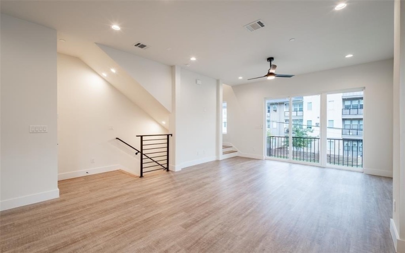 1614 N Fitzhugh Avenue #105, Dallas, TX 75204, 2 Habitaciones Habitaciones , ,2 BañosBaños,Residential Lease,En Alquiler,1614 N Fitzhugh Avenue,20941133
