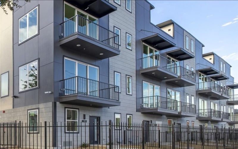 1614 N Fitzhugh Avenue #105, Dallas, TX 75204, 2 Habitaciones Habitaciones , ,2 BañosBaños,Residential Lease,En Alquiler,1614 N Fitzhugh Avenue,20941133