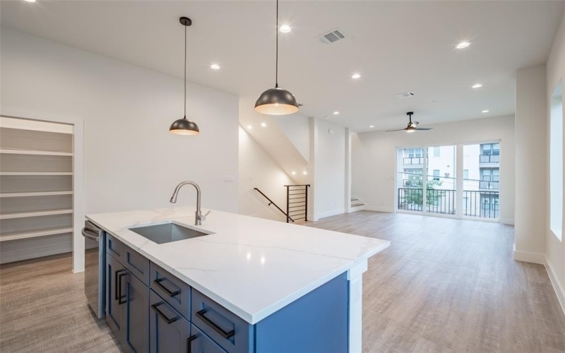 1614 N Fitzhugh Avenue #306, Dallas, TX 75204, 2 Habitaciones Habitaciones , ,2 BañosBaños,Residential Lease,En Alquiler,1614 N Fitzhugh Avenue,20948327