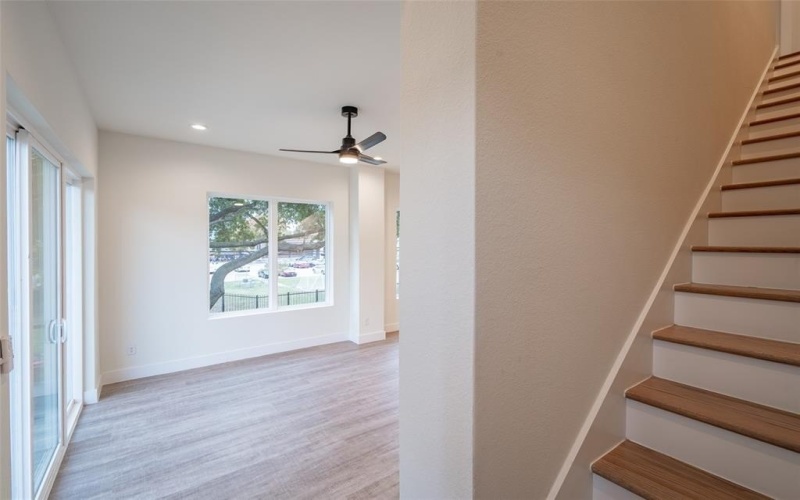 1614 N Fitzhugh Avenue #306, Dallas, TX 75204, 2 Habitaciones Habitaciones , ,2 BañosBaños,Residential Lease,En Alquiler,1614 N Fitzhugh Avenue,20948327