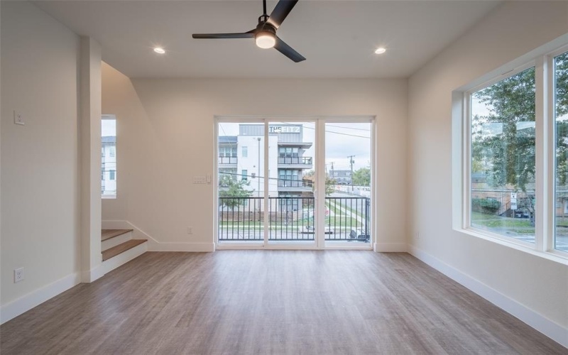 1614 N Fitzhugh Avenue #306, Dallas, TX 75204, 2 Habitaciones Habitaciones , ,2 BañosBaños,Residential Lease,En Alquiler,1614 N Fitzhugh Avenue,20948327
