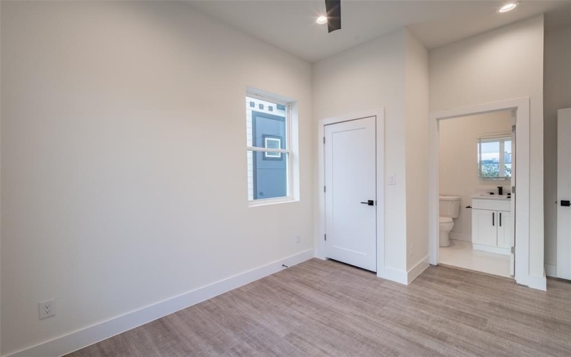 1614 N Fitzhugh Avenue #306, Dallas, TX 75204, 2 Habitaciones Habitaciones , ,2 BañosBaños,Residential Lease,En Alquiler,1614 N Fitzhugh Avenue,20948327