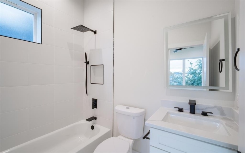 1614 N Fitzhugh Avenue #306, Dallas, TX 75204, 2 Habitaciones Habitaciones , ,2 BañosBaños,Residential Lease,En Alquiler,1614 N Fitzhugh Avenue,20948327