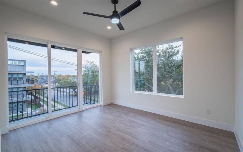 1614 N Fitzhugh Avenue #306, Dallas, TX 75204, 2 Habitaciones Habitaciones , ,2 BañosBaños,Residential Lease,En Alquiler,1614 N Fitzhugh Avenue,20948327