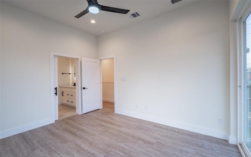 1614 N Fitzhugh Avenue #306, Dallas, TX 75204, 2 Habitaciones Habitaciones , ,2 BañosBaños,Residential Lease,En Alquiler,1614 N Fitzhugh Avenue,20948327