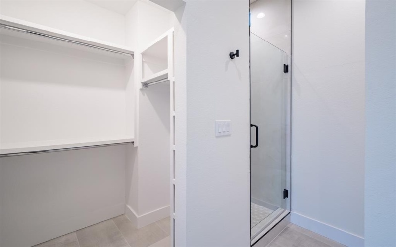 1614 N Fitzhugh Avenue #306, Dallas, TX 75204, 2 Habitaciones Habitaciones , ,2 BañosBaños,Residential Lease,En Alquiler,1614 N Fitzhugh Avenue,20948327