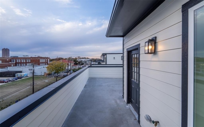 1614 N Fitzhugh Avenue #306, Dallas, TX 75204, 2 Habitaciones Habitaciones , ,2 BañosBaños,Residential Lease,En Alquiler,1614 N Fitzhugh Avenue,20948327