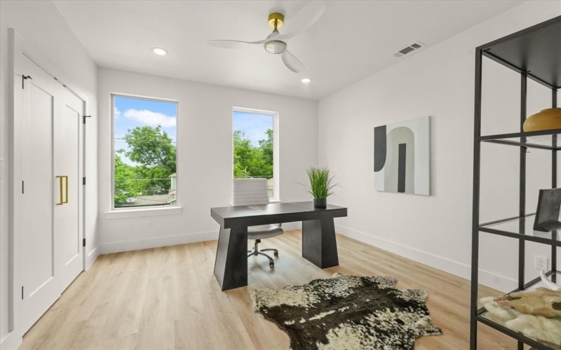 1344 Compton Street, Dallas, TX 75203, 3 Bedrooms Bedrooms, ,2 BathroomsBathrooms,Residential,For Sale,1344 Compton Street,20954794