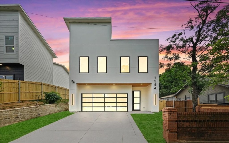 1344 Compton Street, Dallas, TX 75203, 3 Bedrooms Bedrooms, ,2 BathroomsBathrooms,Residential,For Sale,1344 Compton Street,20954794