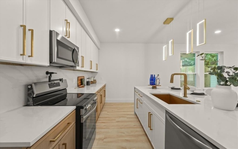 1344 Compton Street, Dallas, TX 75203, 3 Bedrooms Bedrooms, ,2 BathroomsBathrooms,Residential,For Sale,1344 Compton Street,20954794
