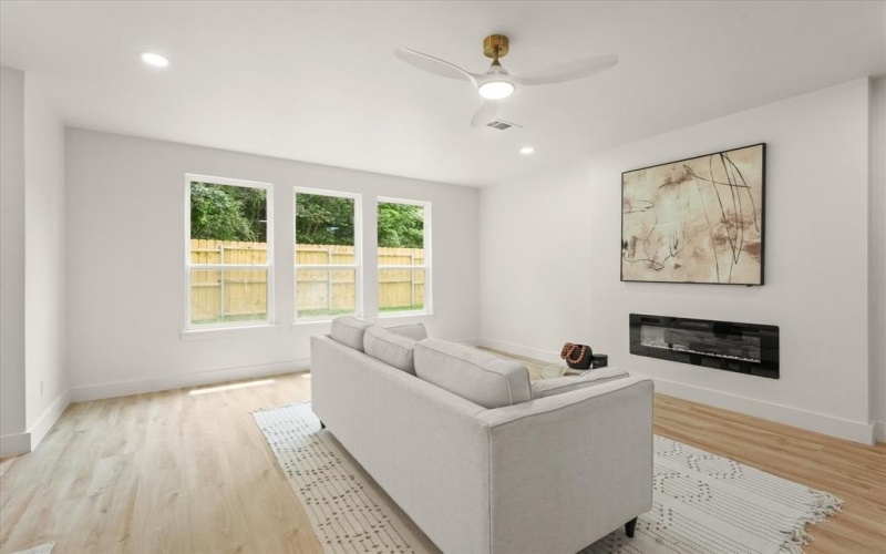 1344 Compton Street, Dallas, TX 75203, 3 Bedrooms Bedrooms, ,2 BathroomsBathrooms,Residential,For Sale,1344 Compton Street,20954794