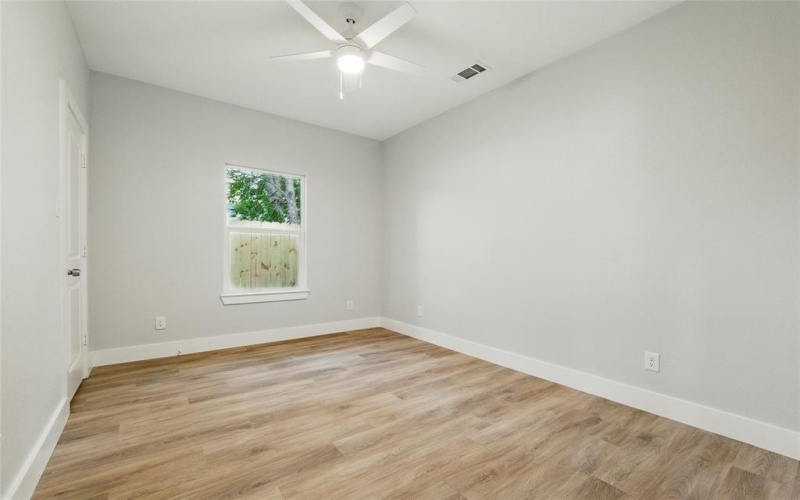 1209 E Annie Street, Fort Worth, TX 76104, 4 Habitaciones Habitaciones , ,2 BañosBaños,Residential,En Venta,1209 E Annie Street,20956805
