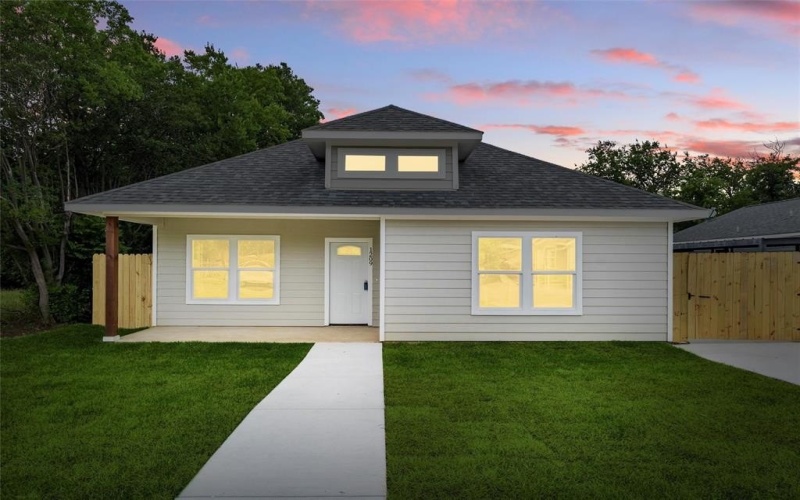 1209 E Annie Street, Fort Worth, TX 76104, 4 Habitaciones Habitaciones , ,2 BañosBaños,Residential,En Venta,1209 E Annie Street,20956805