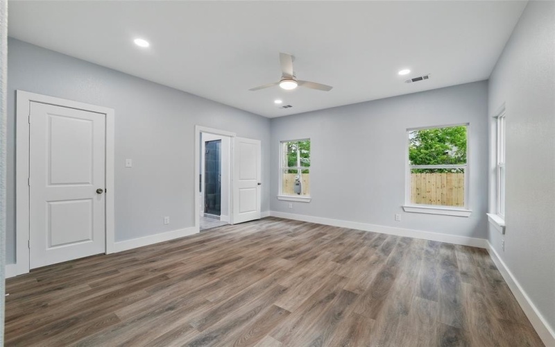 1209 E Annie Street, Fort Worth, TX 76104, 4 Habitaciones Habitaciones , ,2 BañosBaños,Residential,En Venta,1209 E Annie Street,20956805