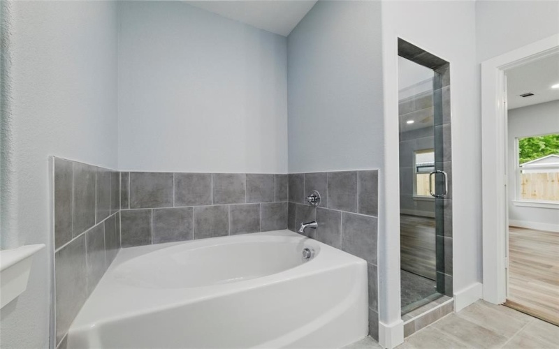 1209 E Annie Street, Fort Worth, TX 76104, 4 Habitaciones Habitaciones , ,2 BañosBaños,Residential,En Venta,1209 E Annie Street,20956805