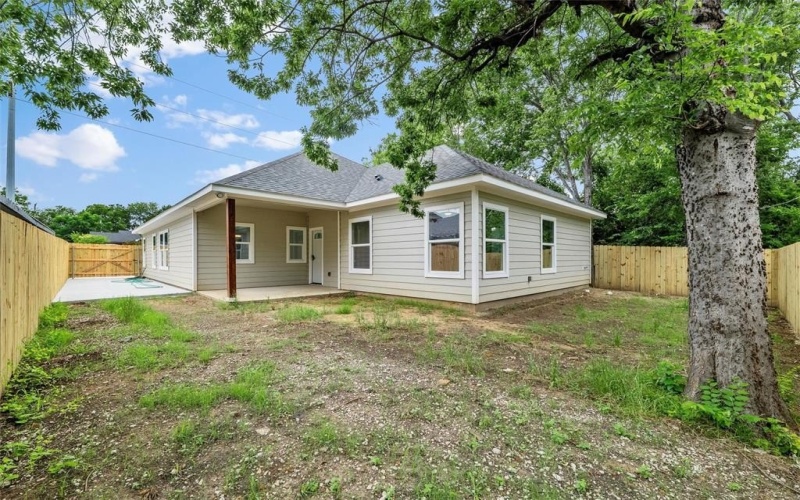 1209 E Annie Street, Fort Worth, TX 76104, 4 Habitaciones Habitaciones , ,2 BañosBaños,Residential,En Venta,1209 E Annie Street,20956805
