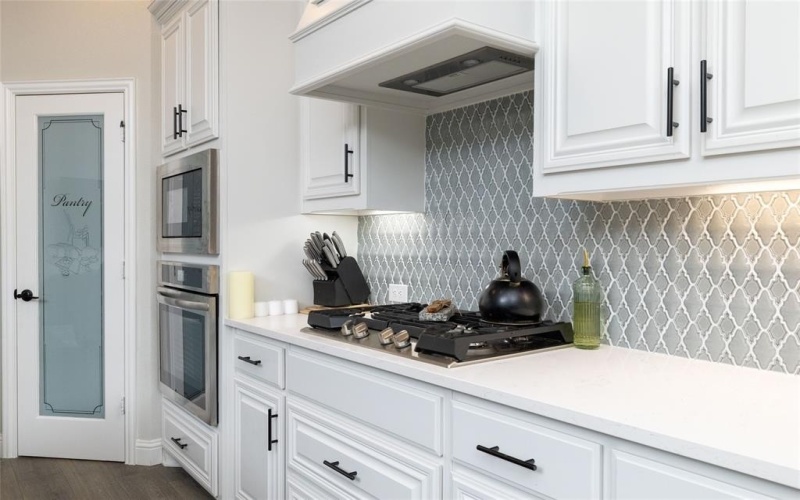 513 Livia Street, Burleson, TX 76028, 3 Bedrooms Bedrooms, ,2 BathroomsBathrooms,Residential,For Sale,513 Livia Street,20957443